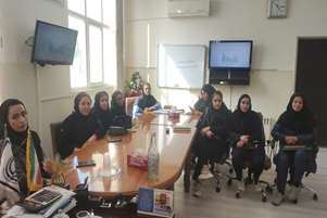 بررسی عملکرد ماماهای مراکز و پایگاه‌های بهداشتی فیروزآباد با حضور رئیس شبکه بهداشت