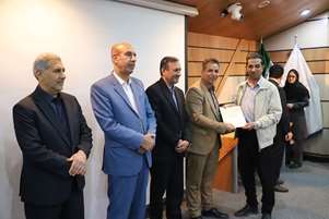 تقدیر از شبکه بهداشت و درمان فیروزآباد به‌عنوان شبکه برتر جشنواره شهید رجایی