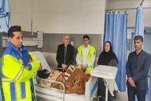 عیادت مدیران بهداشت و درمان فیروزآباد از مصدومان تصادفات به مناسبت روز جهانی یادبود قربانیان حوادث ترافیکی