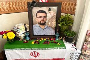 دیدار مدیران و کارکنان شبکه بهداشت و درمان شهرستان فیروزآباد با خانواده شهید حسن محمدی،