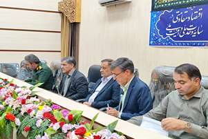 مجمع سلامت و امنیت غذایی شهرستان فیروزآباد با محوریت نان کامل، پزشک خانواده و شهر سالم برگزار شد 