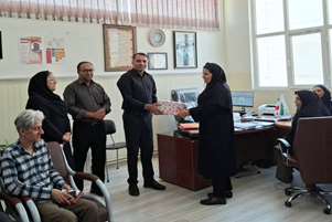 برگزاری جلسه درون بخشی شبکه بهداشت و درمان فیروزآباد و تقدیر از ناظر نمونه استانی