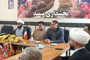 گسترش همکاری خیرین با شبکه بهداشت و درمان؛ تجلیل از خانواده نیک‌اندیش ابراهیمی در میمند