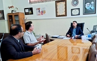 دیدار سرپرست شبکه بهداشت و درمان شهرستان با نماینده ی شرکت کربنات سدیم